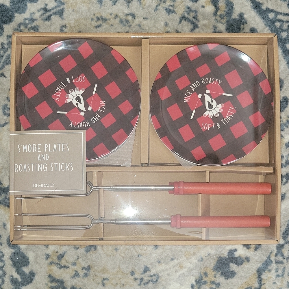 Red and Black S'more Plates and Roasting Sticks Set